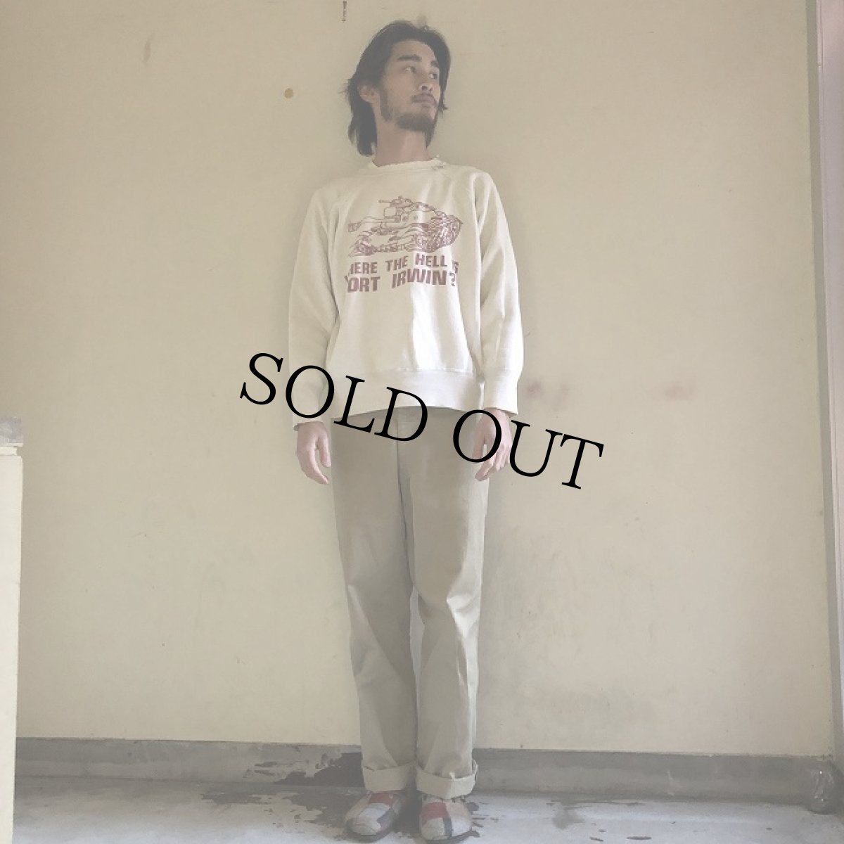 画像2: 50〜60's "WHERE THE HELL IS FORT IRWIN?" 染み込みプリントスウェット (2)