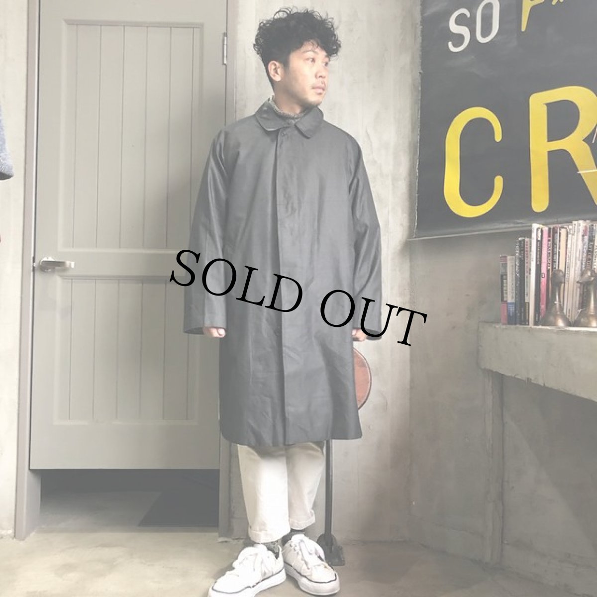 画像2: 70's Aquascutum ENGLAND製 一枚袖バルマカーンコート (2)