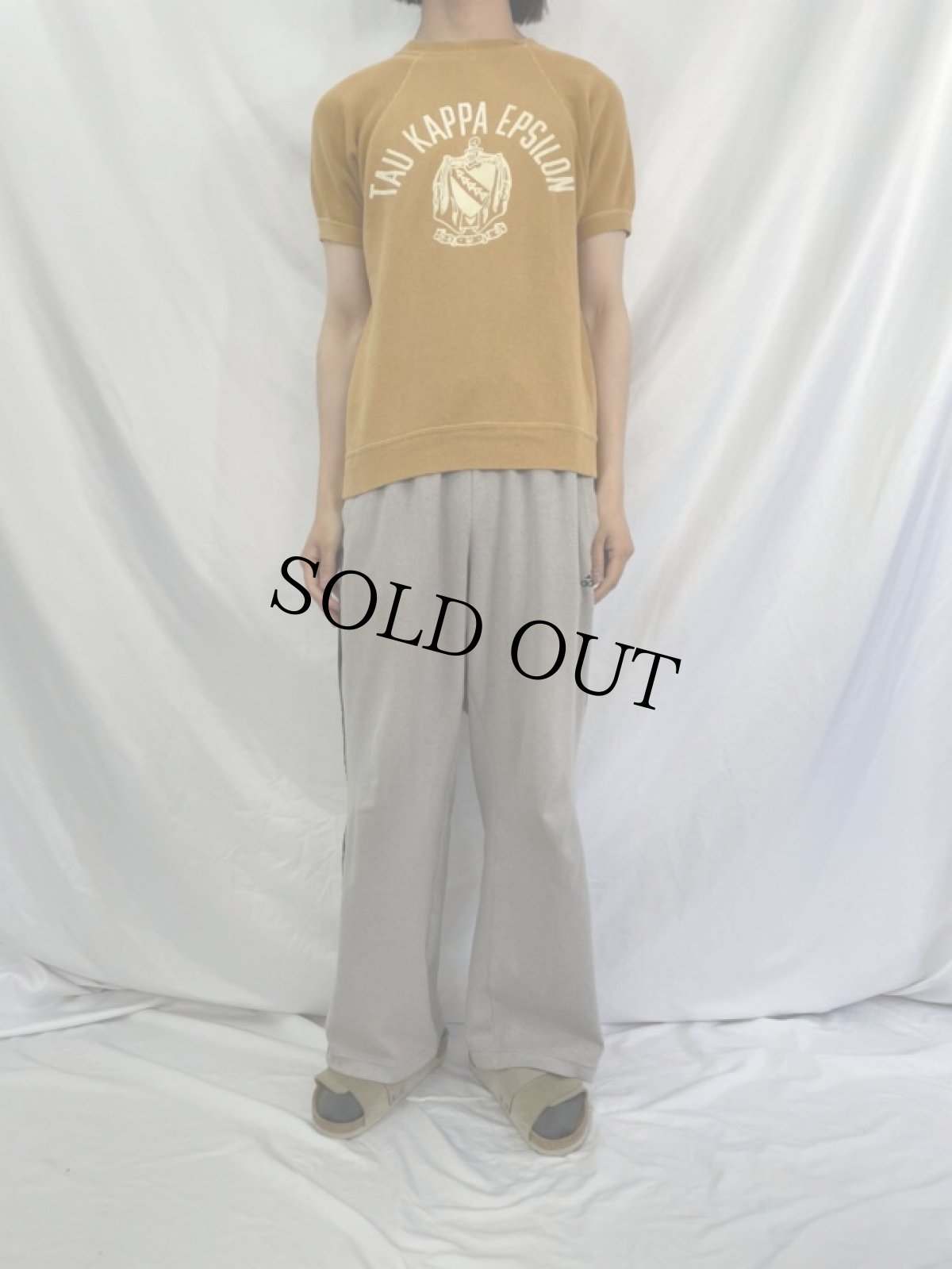 画像2: 60's "TAU KAPPA EPSILON" フロッキープリント ラグラン半袖スウェット (2)