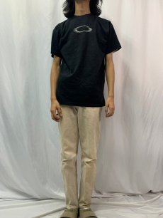 画像2: 90's〜 OAKLEY USA製 ロゴプリントTシャツ M (2)