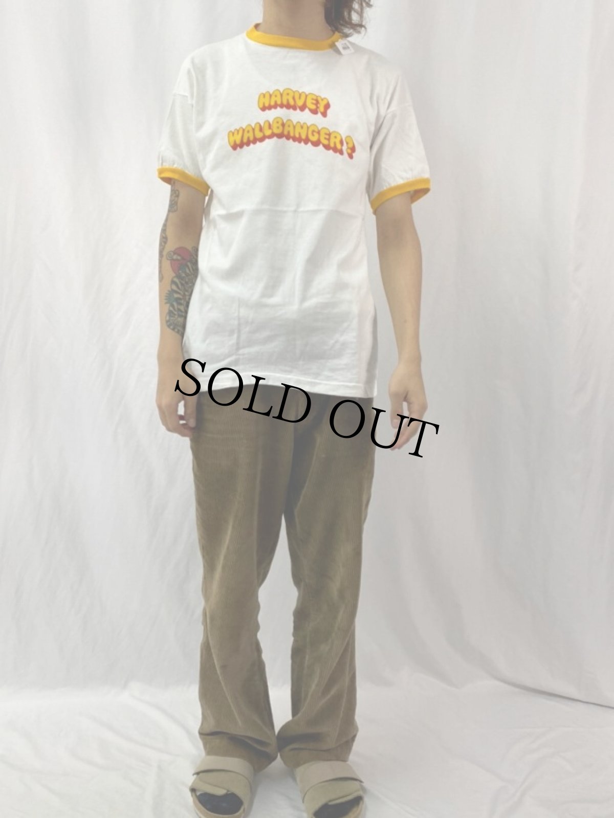 画像2: 70's Champion USA製 "HARVEY WALLBANGER?" 染み込みプリントリンガーTシャツ (2)