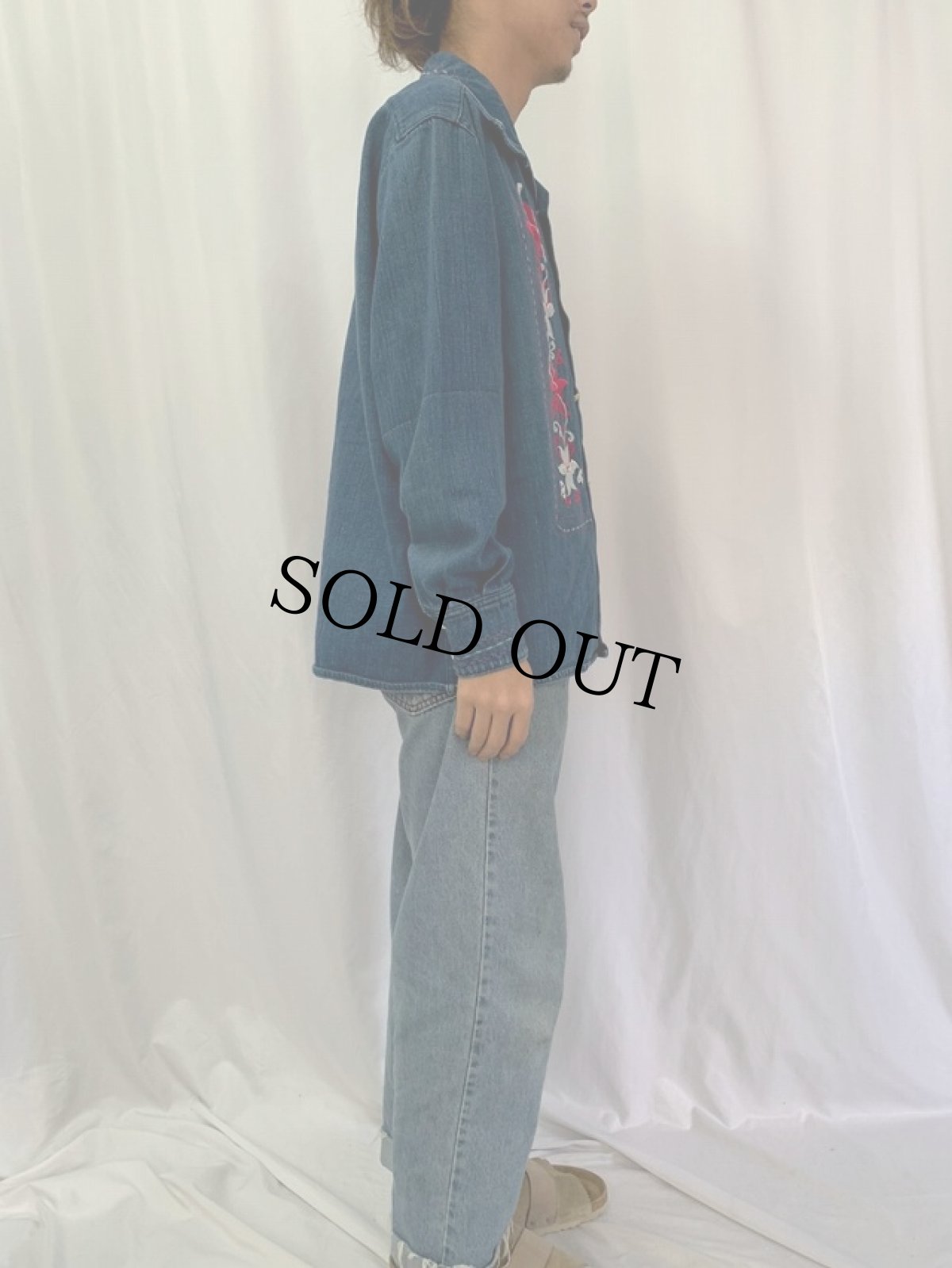 画像3: 70〜80's 花柄刺繍 デニムシャツ SIZE44 (3)