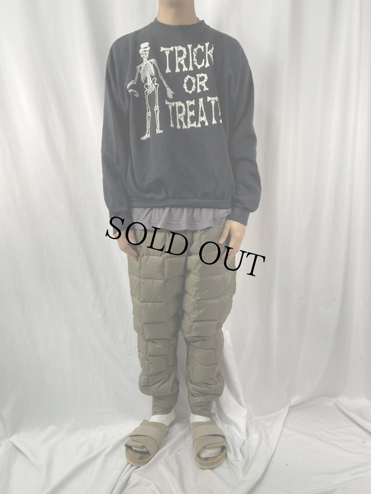 画像2: 90's USA製 "TRICK OR TREAT!" ガイコツプリントスウェット XL (2)