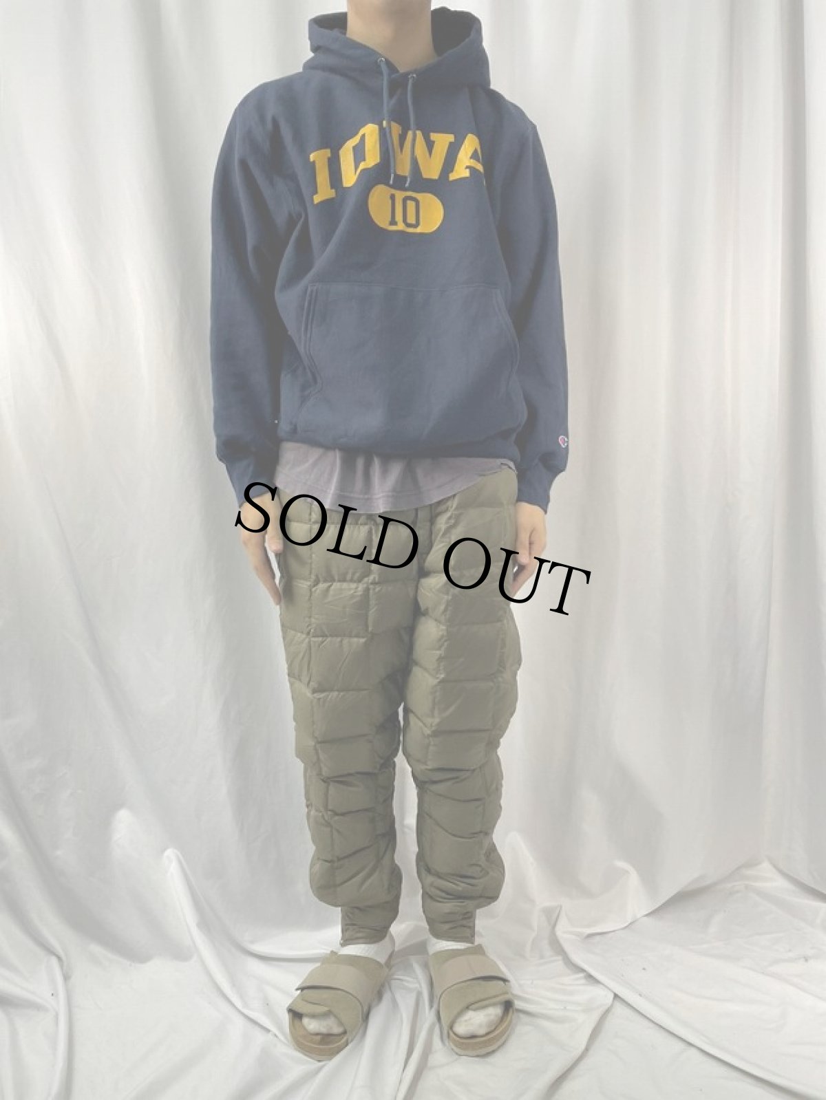 画像2: Champion REVERSE WEAVE "IOWA" スウェットフーディー NAVY M (2)