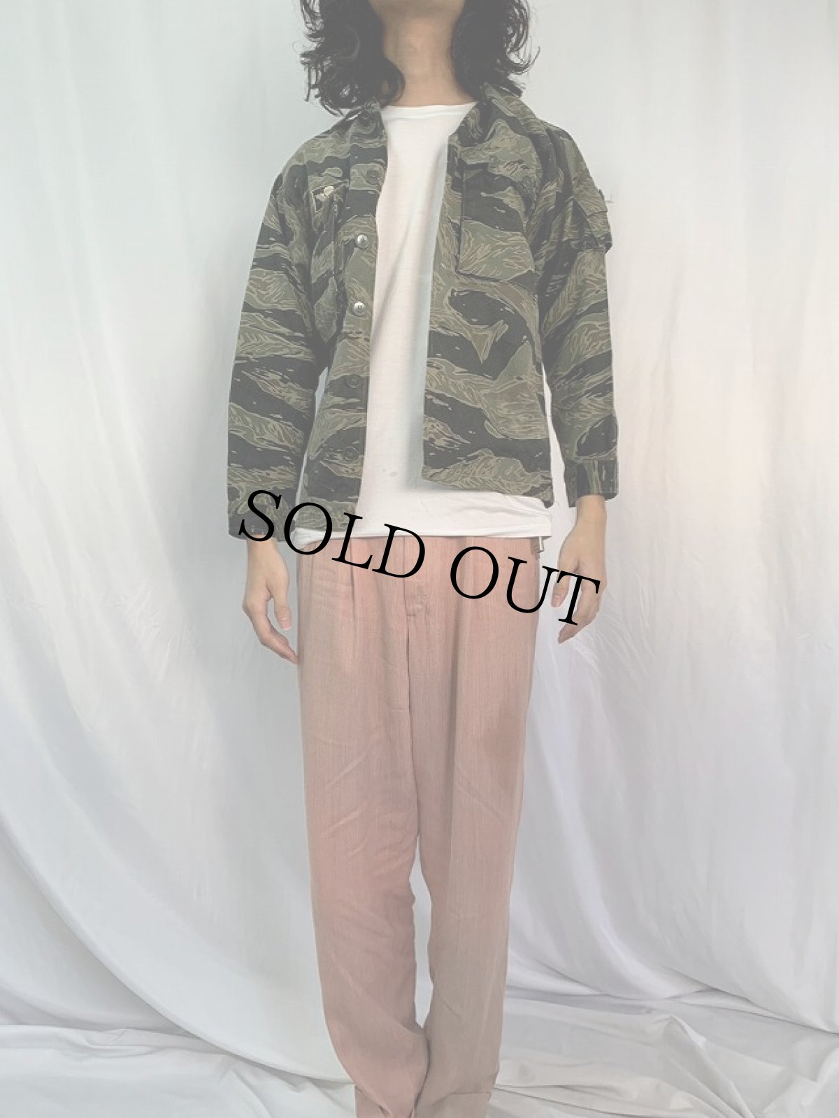 画像2: 60's U.S.MILITARY タイガーカモ柄 シャツ (2)