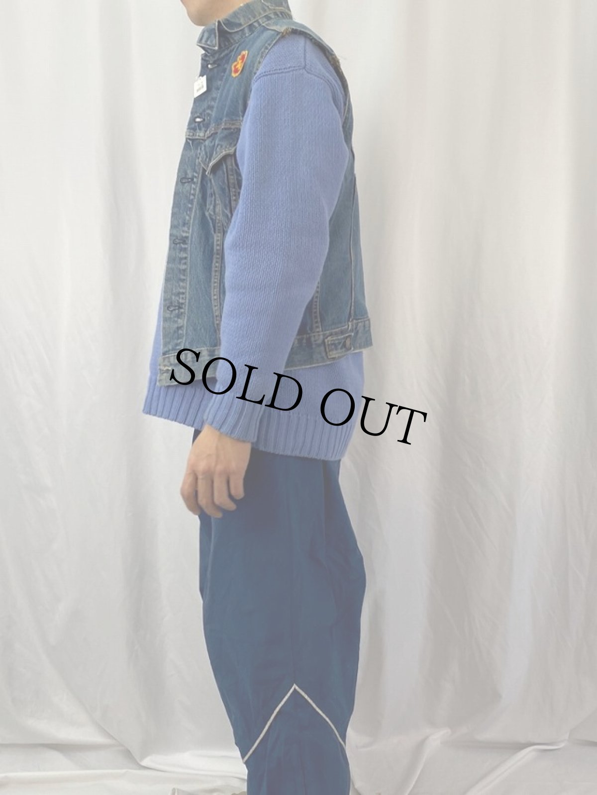 画像3: 90's Levi's ワッペンカスタム カットオフデニムベスト (3)