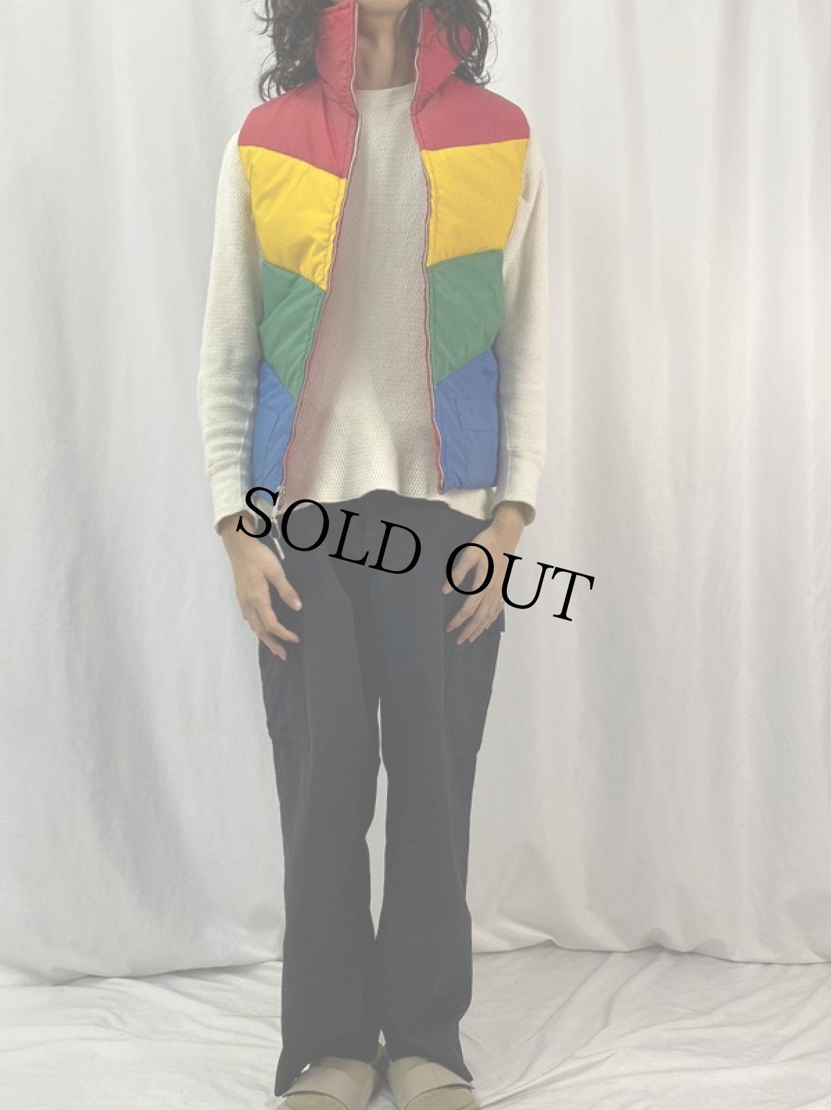 画像2: 70's マルチカラーボーダー柄 ハイネックダウンベスト (2)