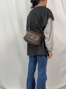 画像2: 90's COACH COSTA RICA製 レザーショルダーバッグ BROWN (2)