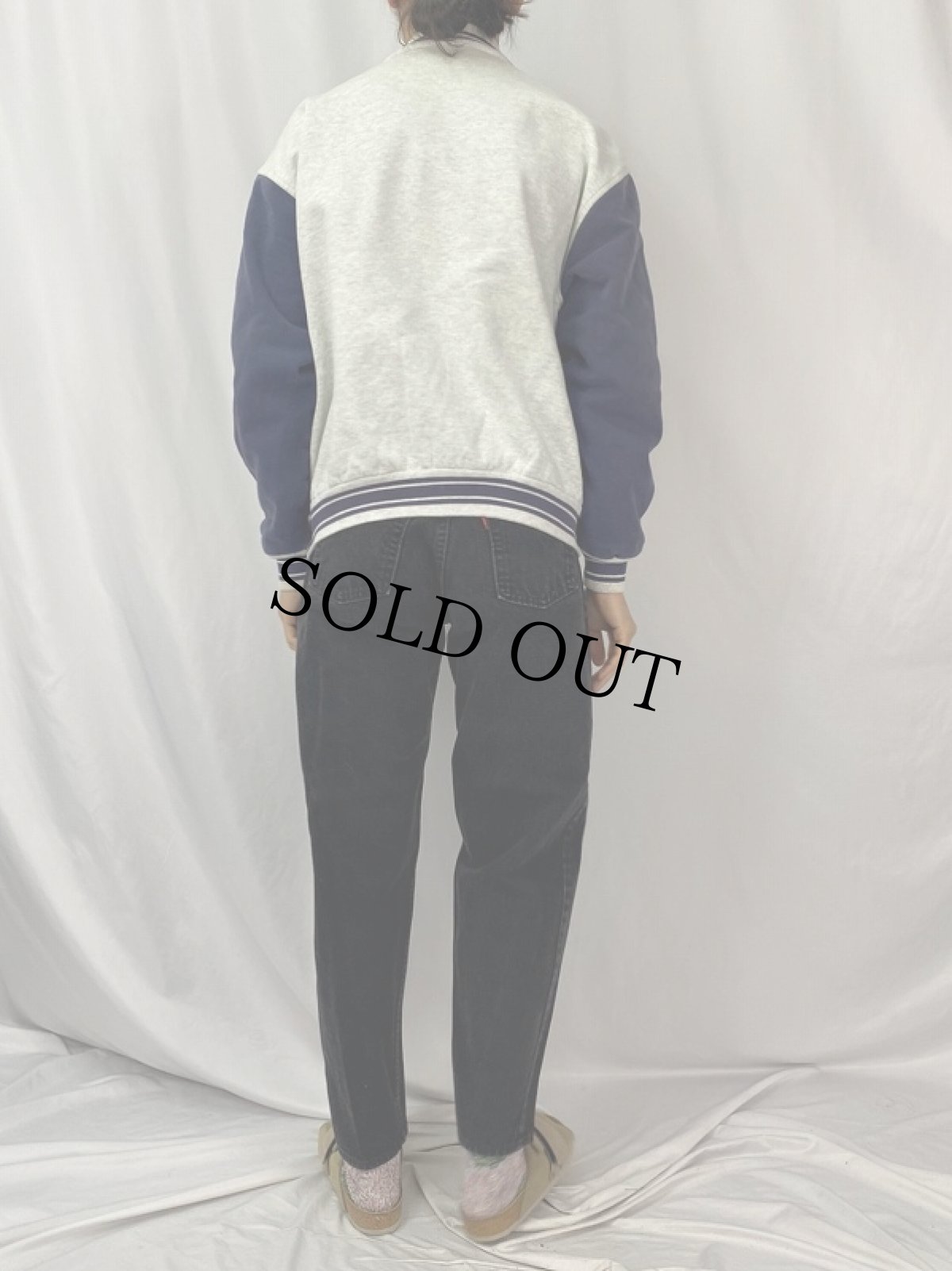 画像4: 90's〜 FRUIT OF THE LOOM "EASTERN STATE HOSPITAL" 刺繍入り 2トーンカラー スウェットスタジャン XL (4)