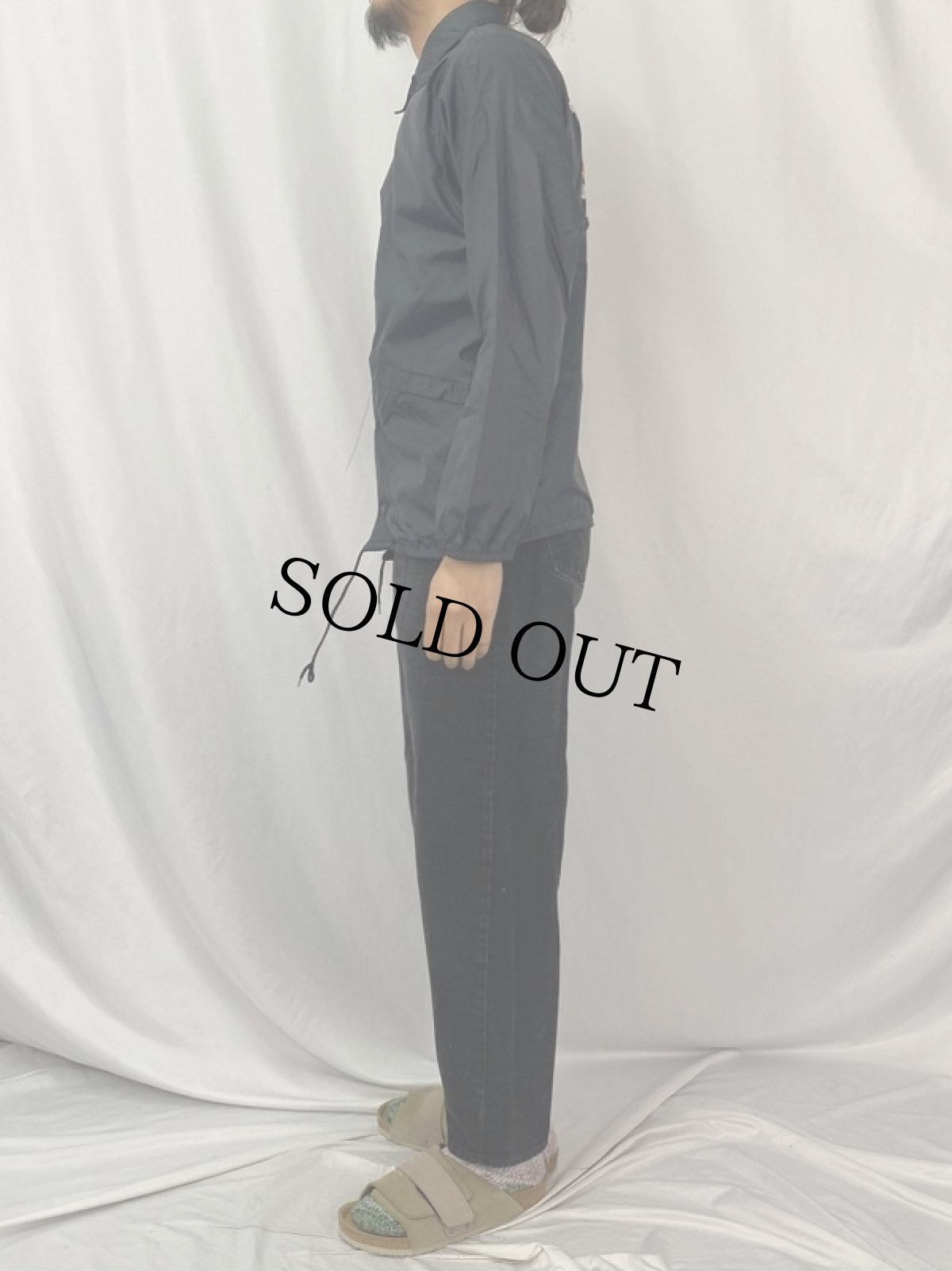 画像3: 80's Hilton USA製 "SAM'S TOWN" 刺繍入り ナイロンコーチジャケット BLACK S (3)