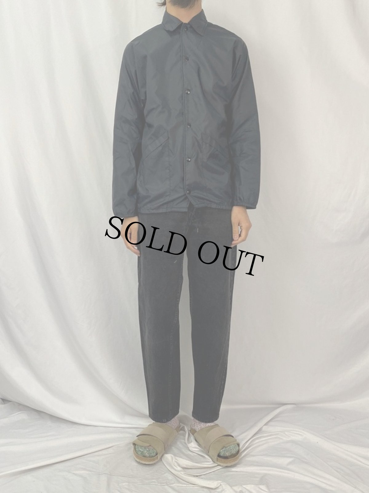 画像2: 80's Hilton USA製 "SAM'S TOWN" 刺繍入り ナイロンコーチジャケット BLACK S (2)