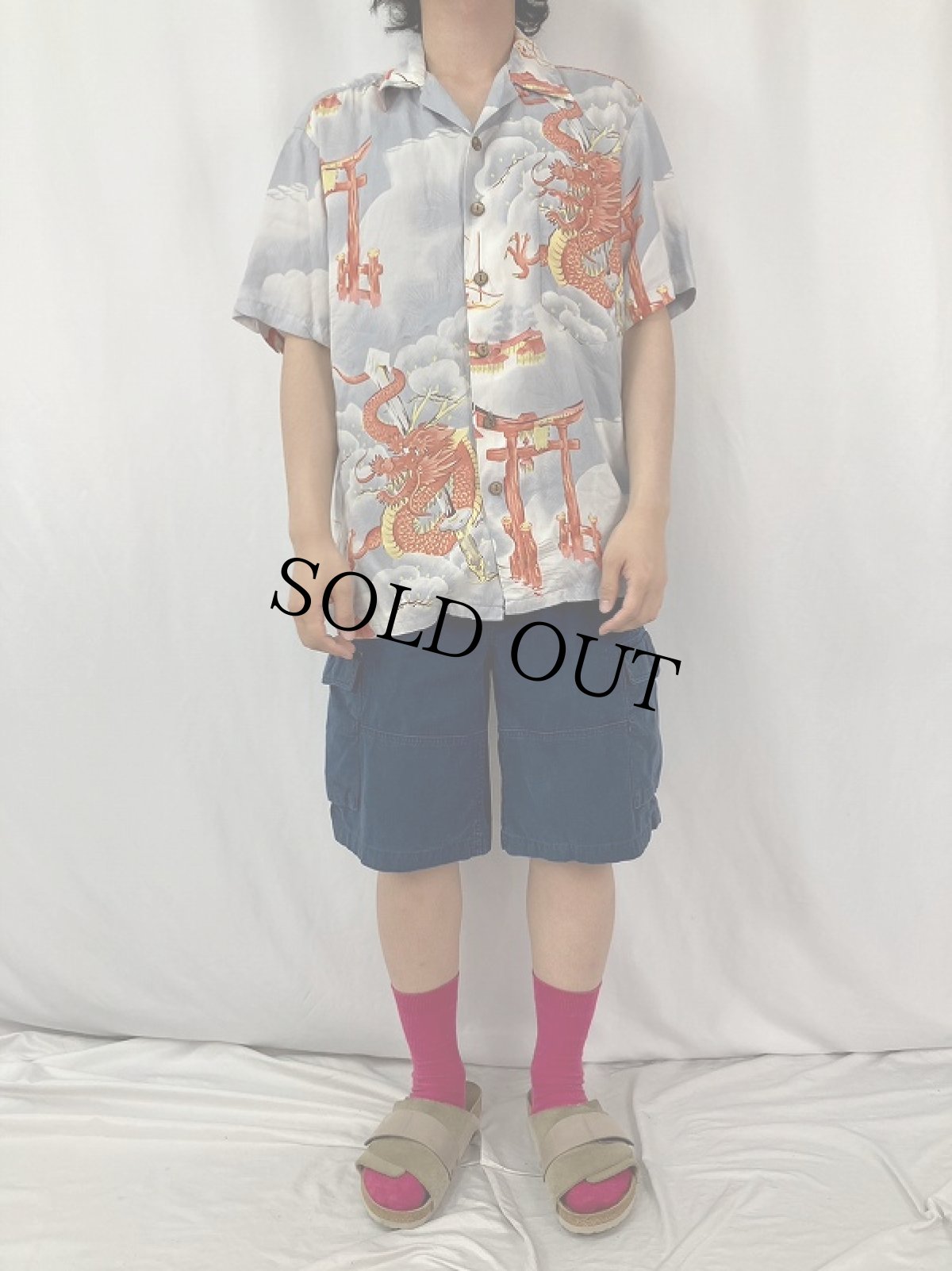 画像2: 70〜80's KENNINGTON "龍×鳥居" オールオーバーパターン レーヨンアロハシャツ M (2)