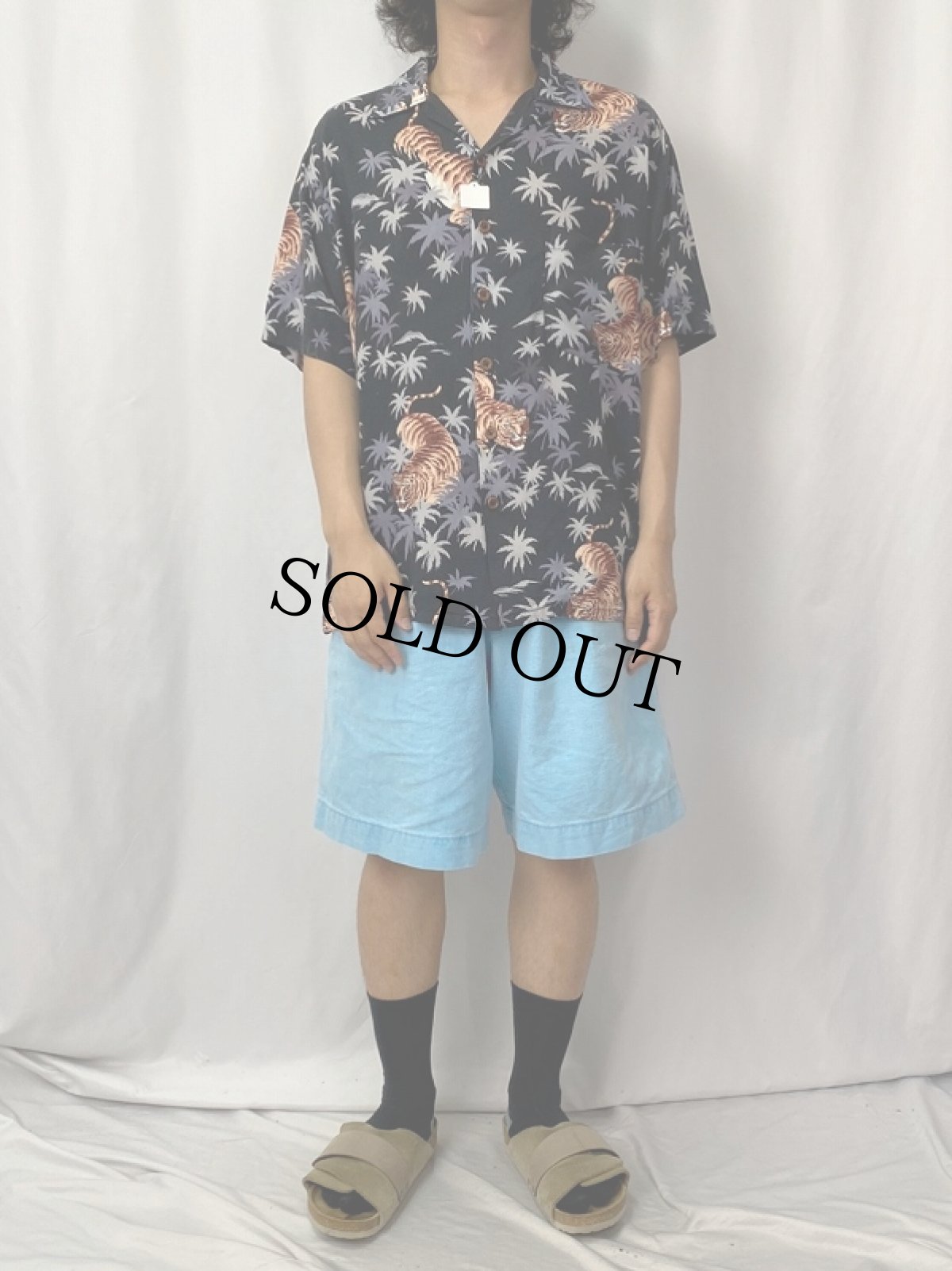 画像3: 70〜80's KENNINGTON 虎柄 オールオーバーパターン レーヨンアロハシャツ BLACK M (3)