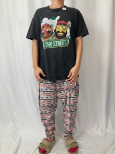 画像2: "FD-UP FILTHY STREET" ガンジャプリント キャラクターパロディTシャツ BLACK (2)