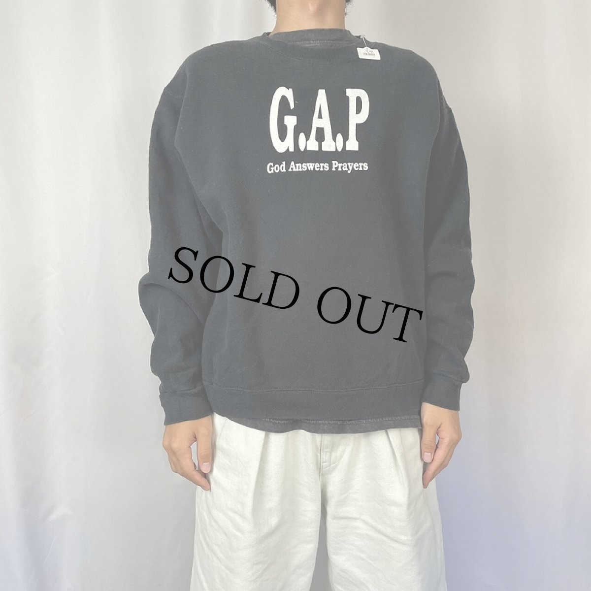画像2: G.A.P "God Answers Prayers" ジーザスパロディプリントスウェット BLACK (2)