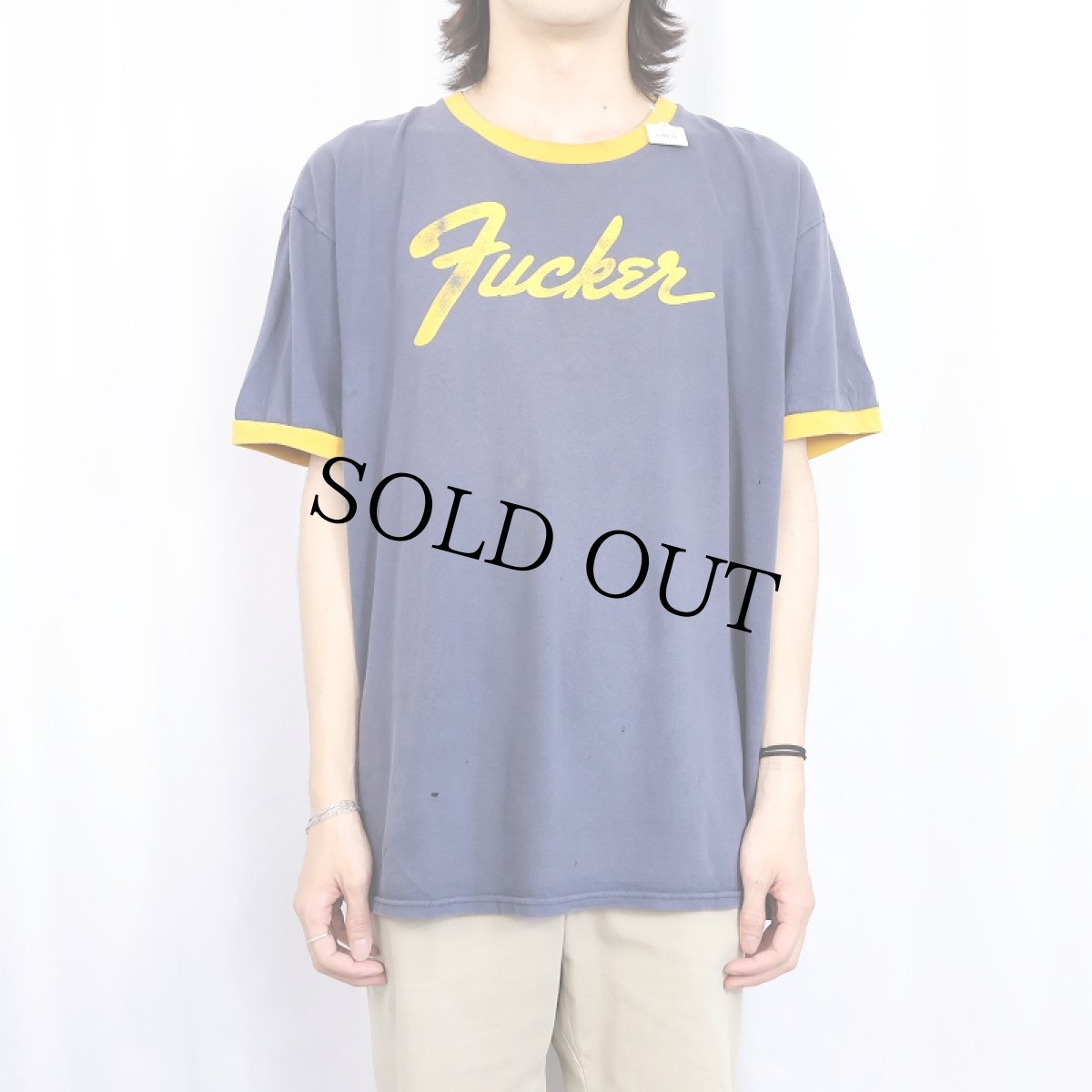 画像2: "Fucker" Fワード 企業ロゴパロディープリントリンガーTシャツ XL (2)