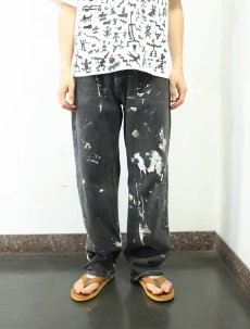 画像2: Levi's 550 RELAXED FIT "サルファブラック" ペンキペイント ブラックデニムパンツ W36 (2)