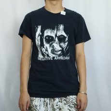 画像2: Negative Approach ハードコアパンクバンドプリントTシャツ BLACK  (2)