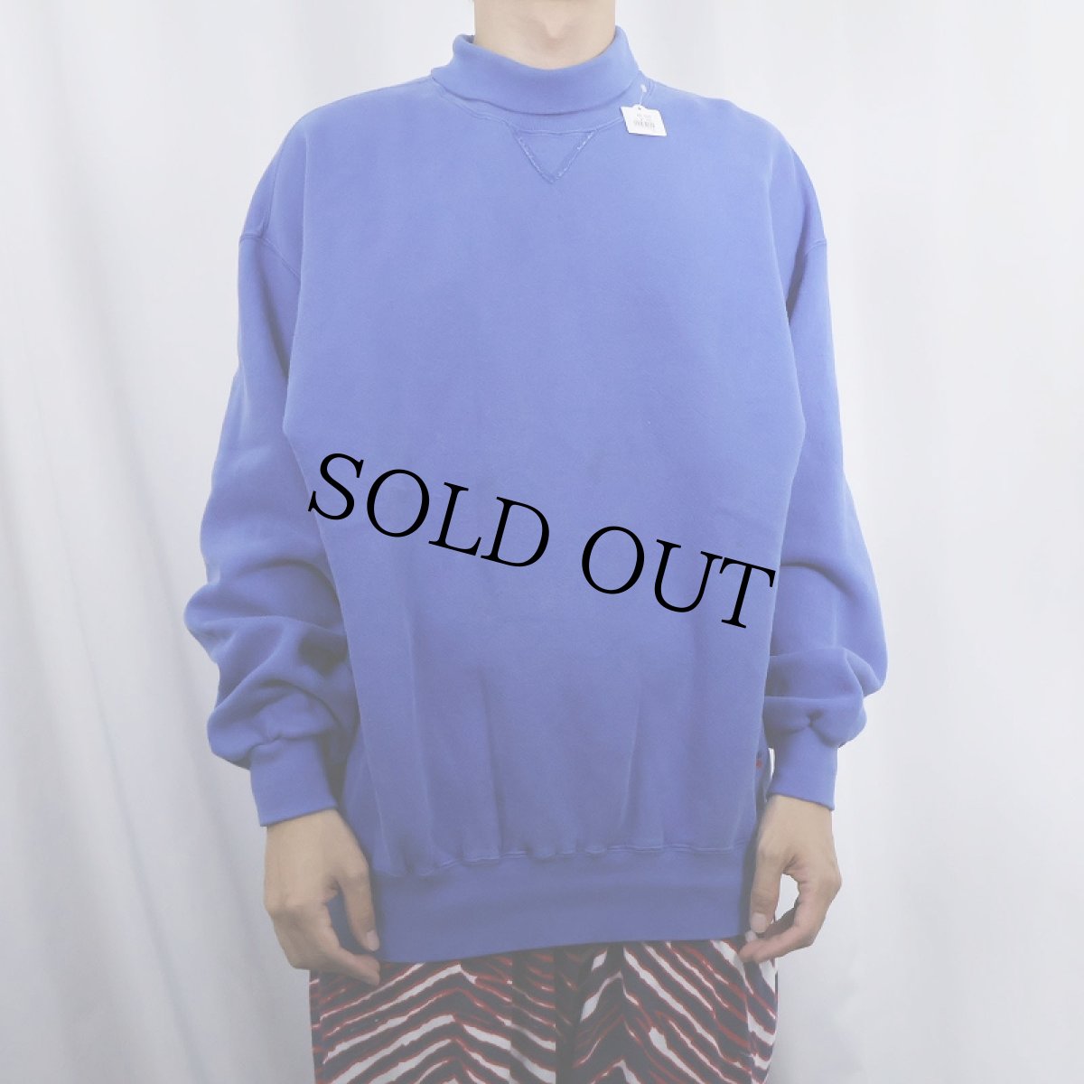 画像2: 90's RUSSELL ATHLETIC USA製 前V タートルネック 無地スウェット XL (2)