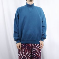 画像2: 90's RUSSELL ATHLETIC USA製 前V タートルネック 無地スウェット XL (2)