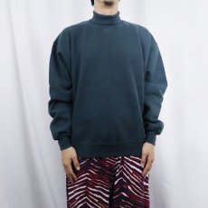 画像2: 90's RUSSELL ATHLETIC USA製 前V タートルネック 無地スウェット GREEN L (2)