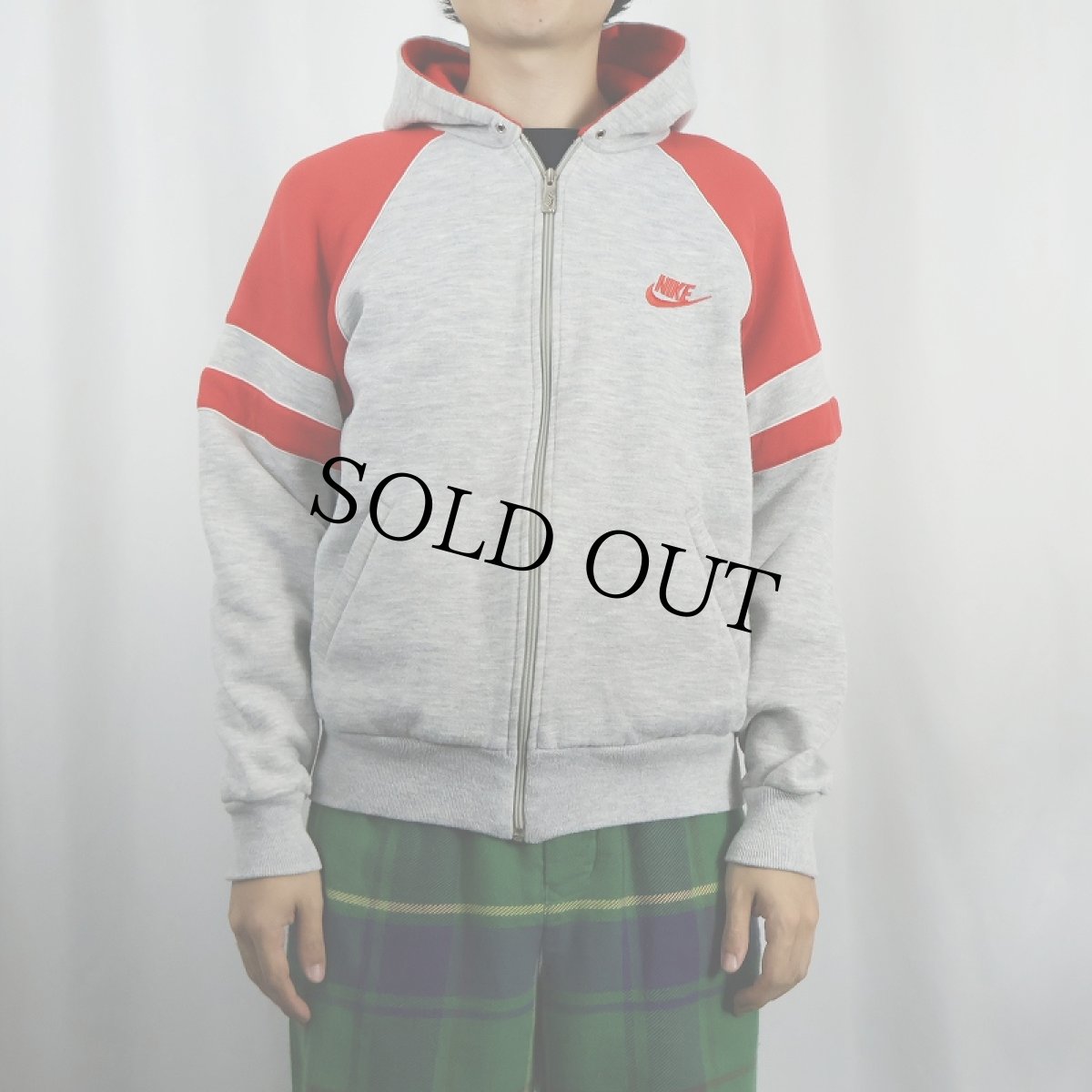 画像2: 90's NIKE 銀タグ ロゴ刺繍 ラグランスウェットジップパーカー M (2)