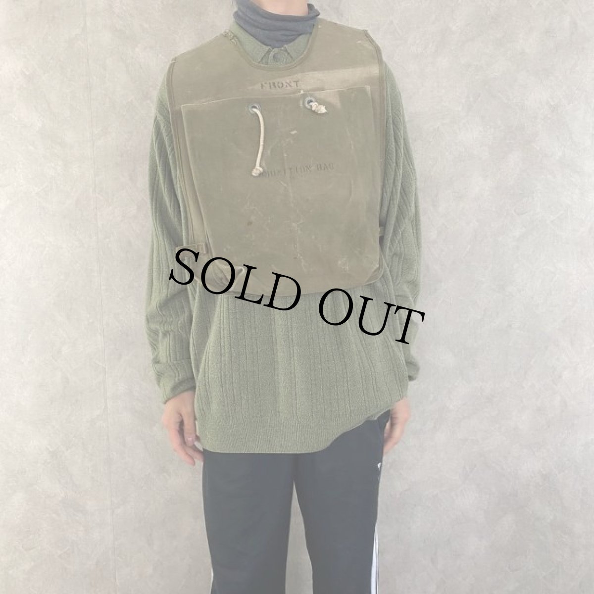 画像2: 40's WWII U.S.ARMY Ammunition Carrying Bag M2 (2)