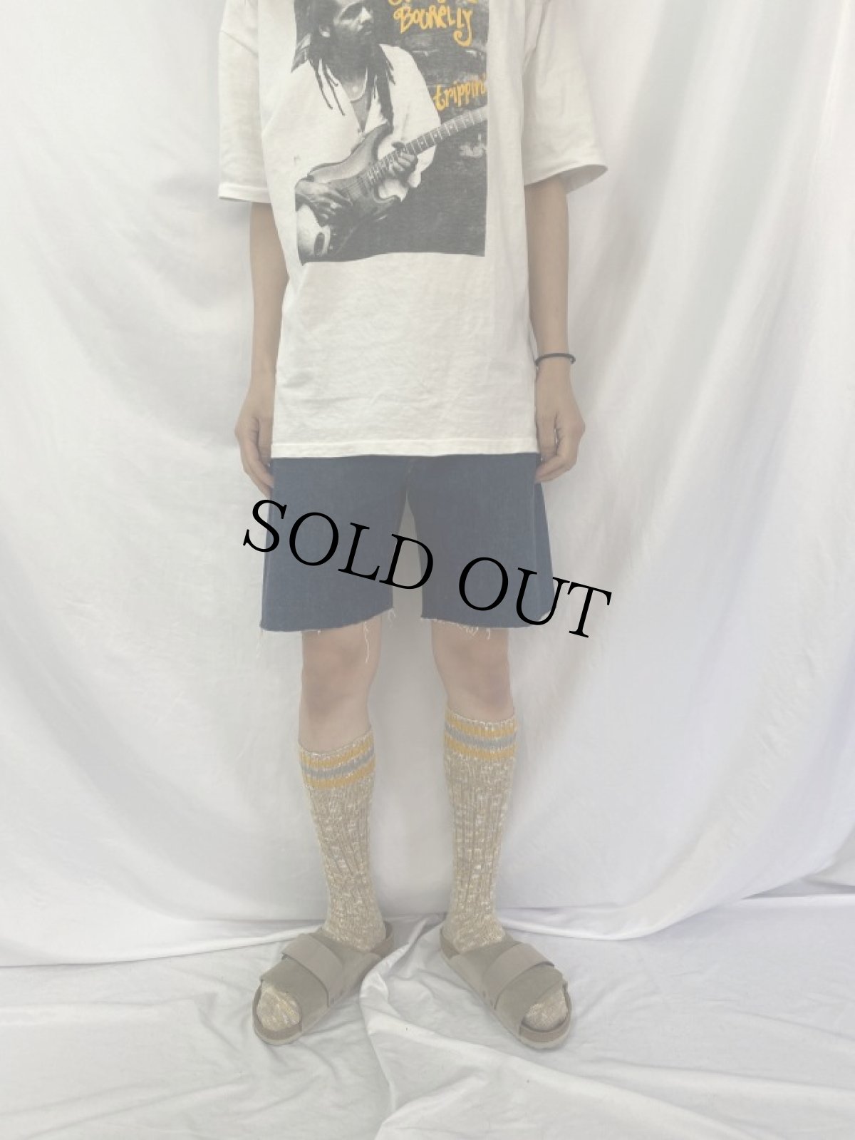 画像2: 60〜70's LEVI'S 501 BIGE カットオフデニムパンツ W31 (2)