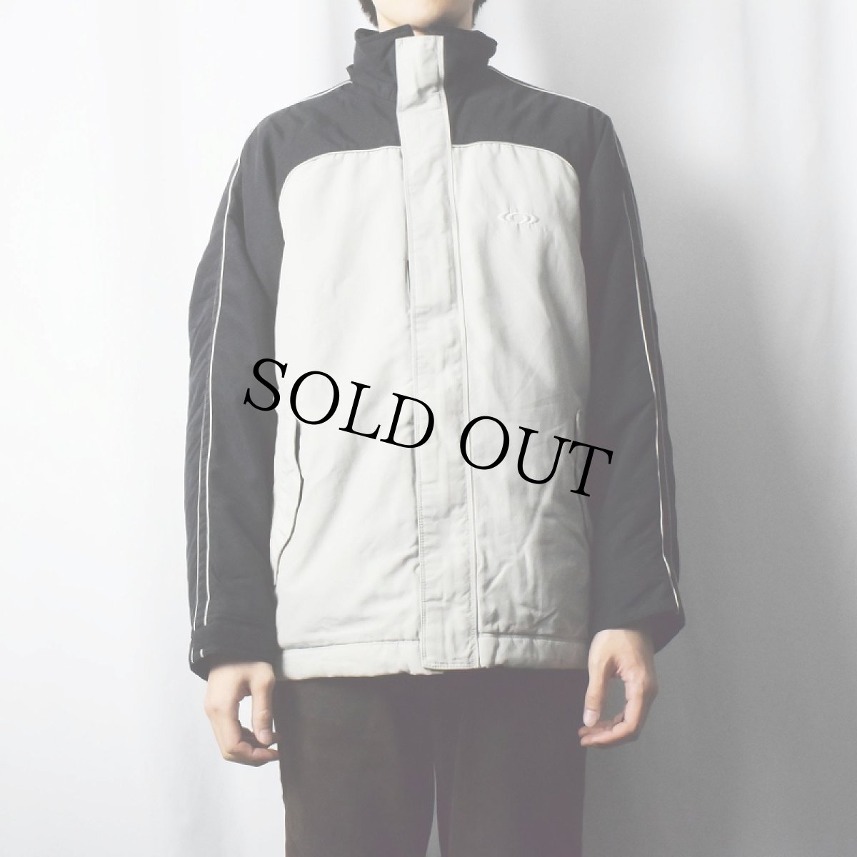 画像2: Salomon ロゴ刺繍 2トーン 中綿入り ナイロンジャケット L (2)