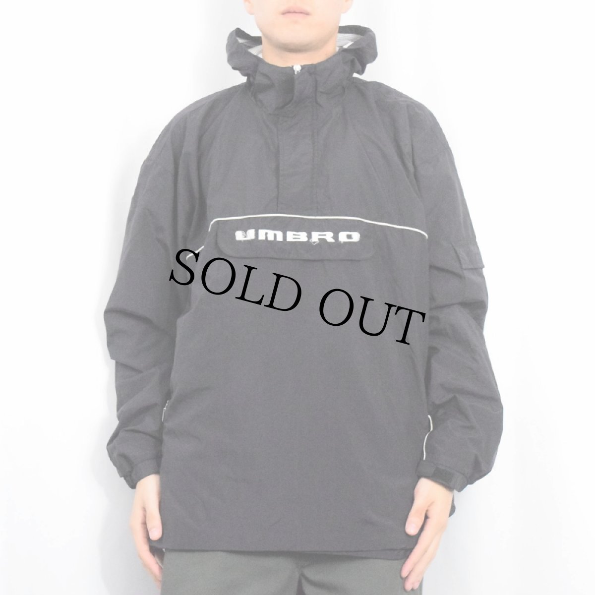 画像3: UMBRO ロゴ刺繍 ナイロンアノラックパーカー BLACK XXL (3)