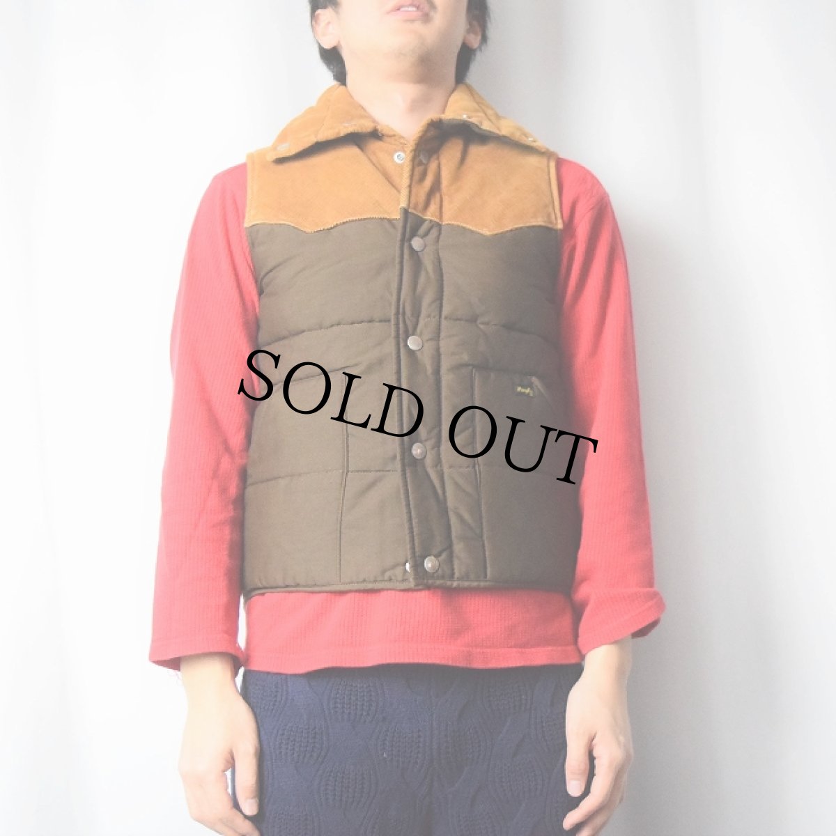 画像2: 70's Wrangler USA製 コーデュロイ切り替え 中綿入り ウエスタンベスト L (2)