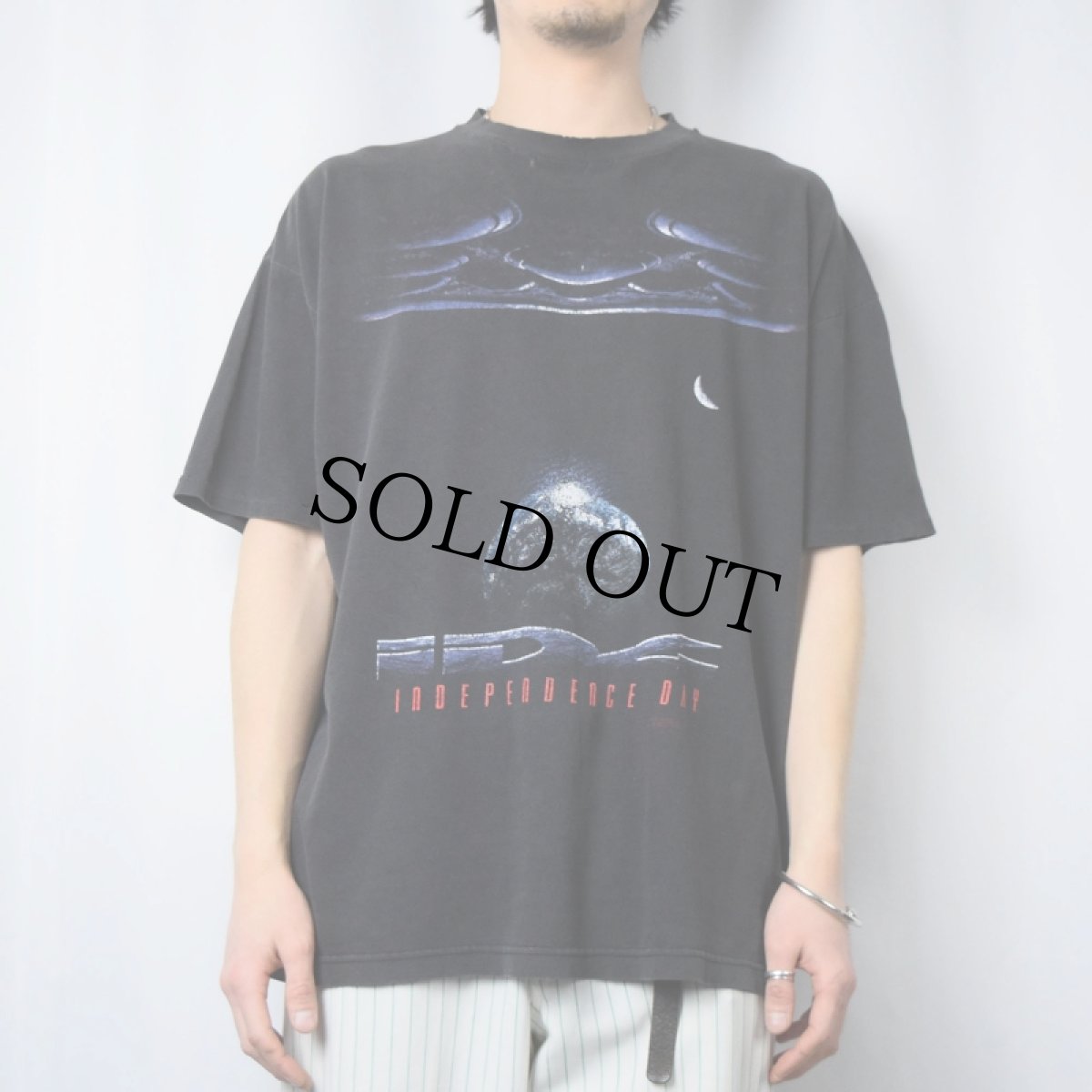 画像2: 90's STANLEY DESANTIS USA製 "INDEPENDENCE DAY" 映画プリントTシャツ XL (2)
