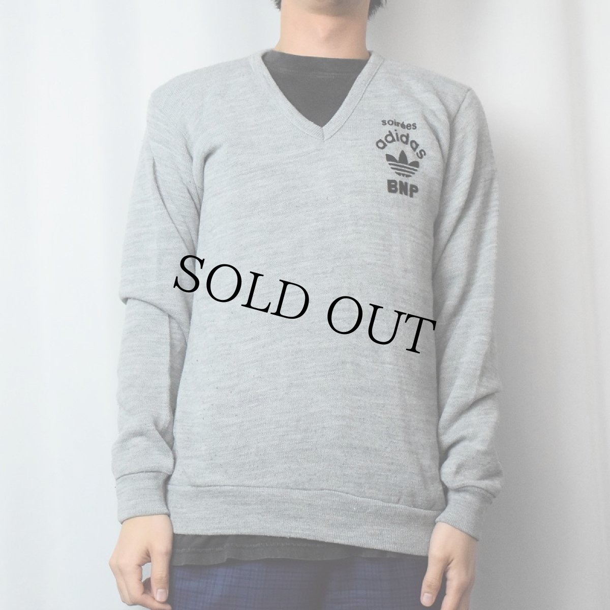 画像2: 70's adidas FRANCE製 "soiress adidas BNP" フロッキープリント Vネックニットセーター (2)