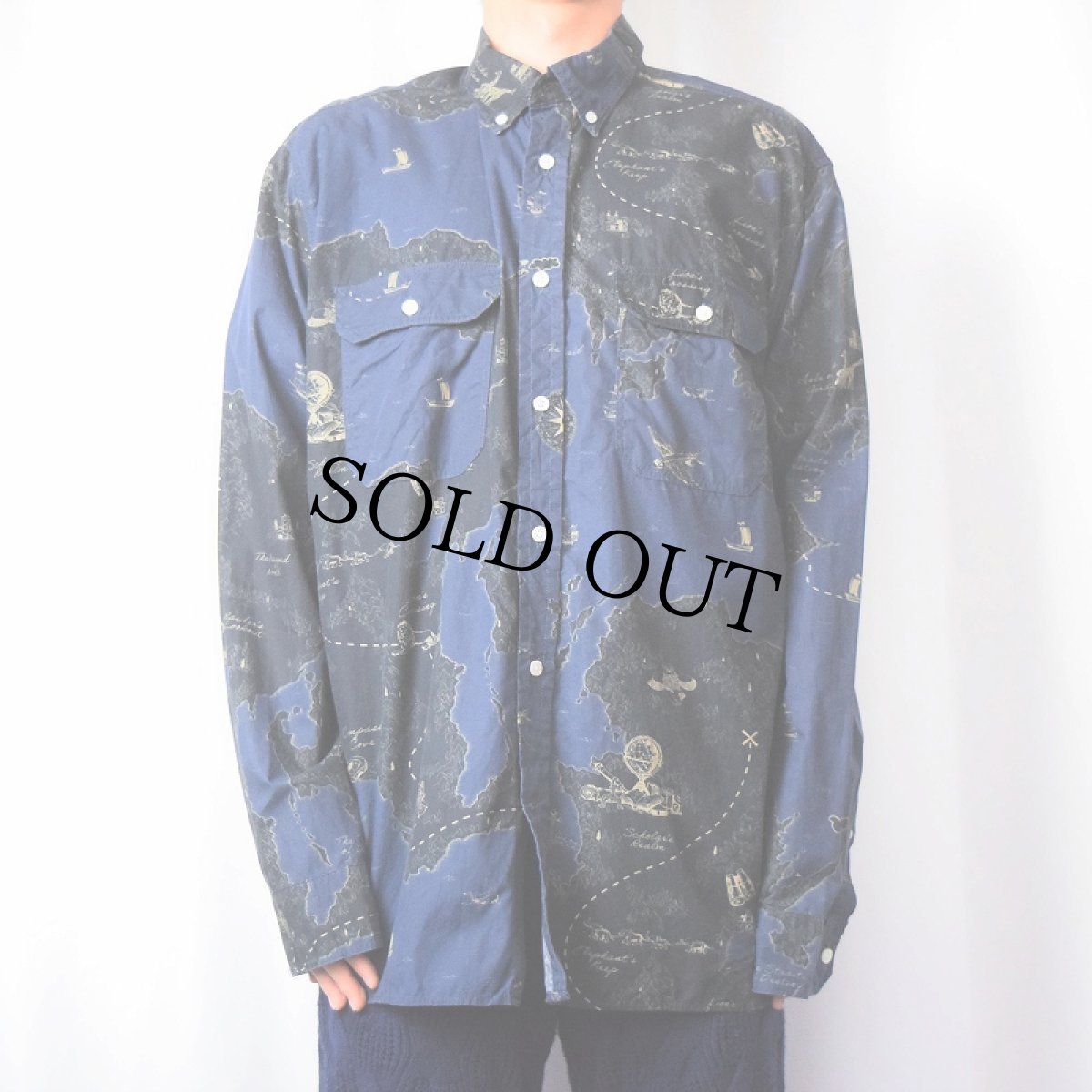 画像2: BANANA REPUBLIC "UNTUCKED STANDARD FIT" 地図柄 コットンサファリシャツ XL (2)