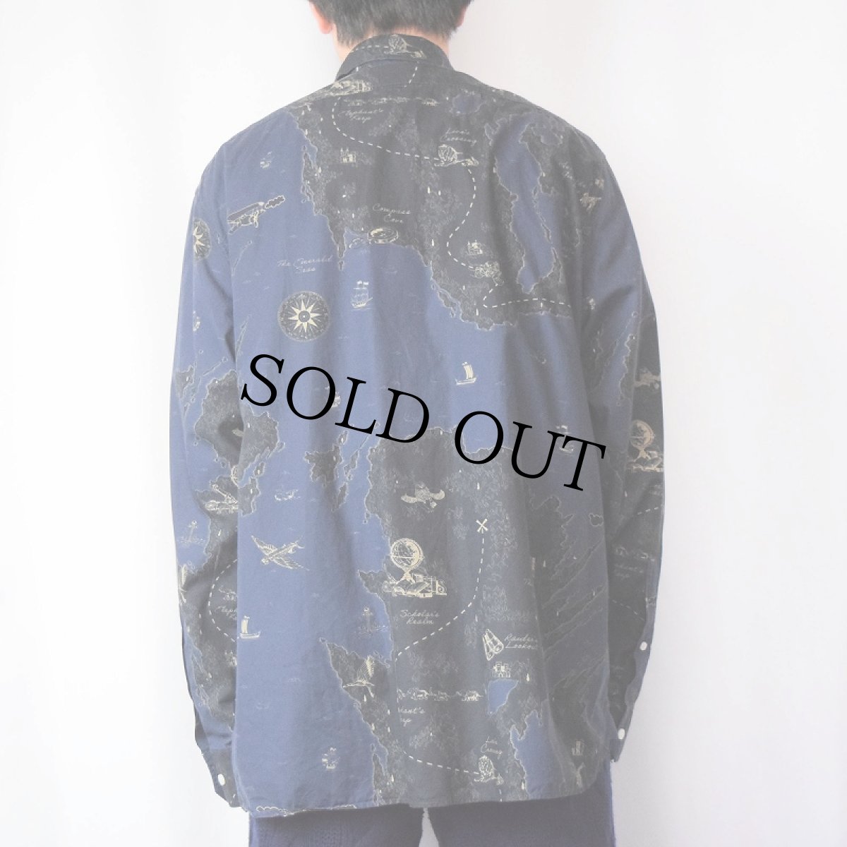 画像3: BANANA REPUBLIC "UNTUCKED STANDARD FIT" 地図柄 コットンサファリシャツ XL (3)