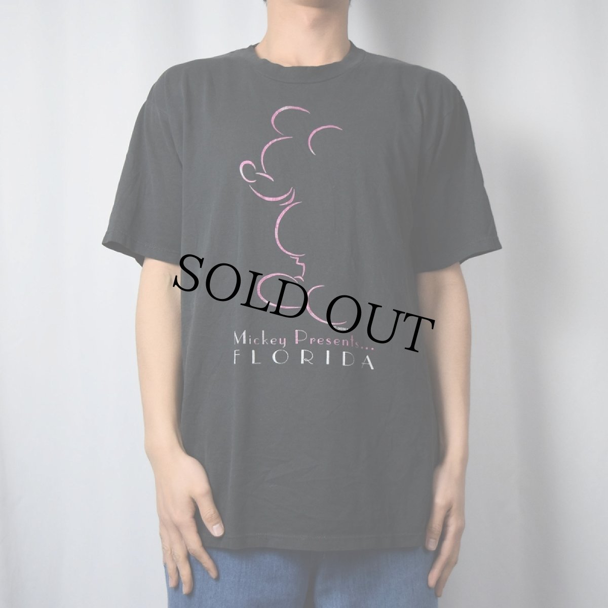画像2: 90's Disney USA製 "Mickey Presents... FLORIDA" キャラクタープリントTシャツ BLACK L (2)