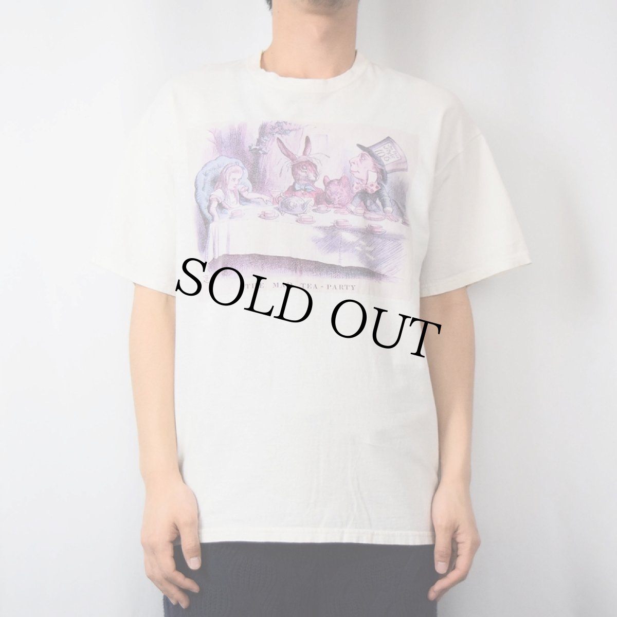 画像2: Alice in Wonderland "THE MAD TEA-PARTY" イラストプリントTシャツ L (2)