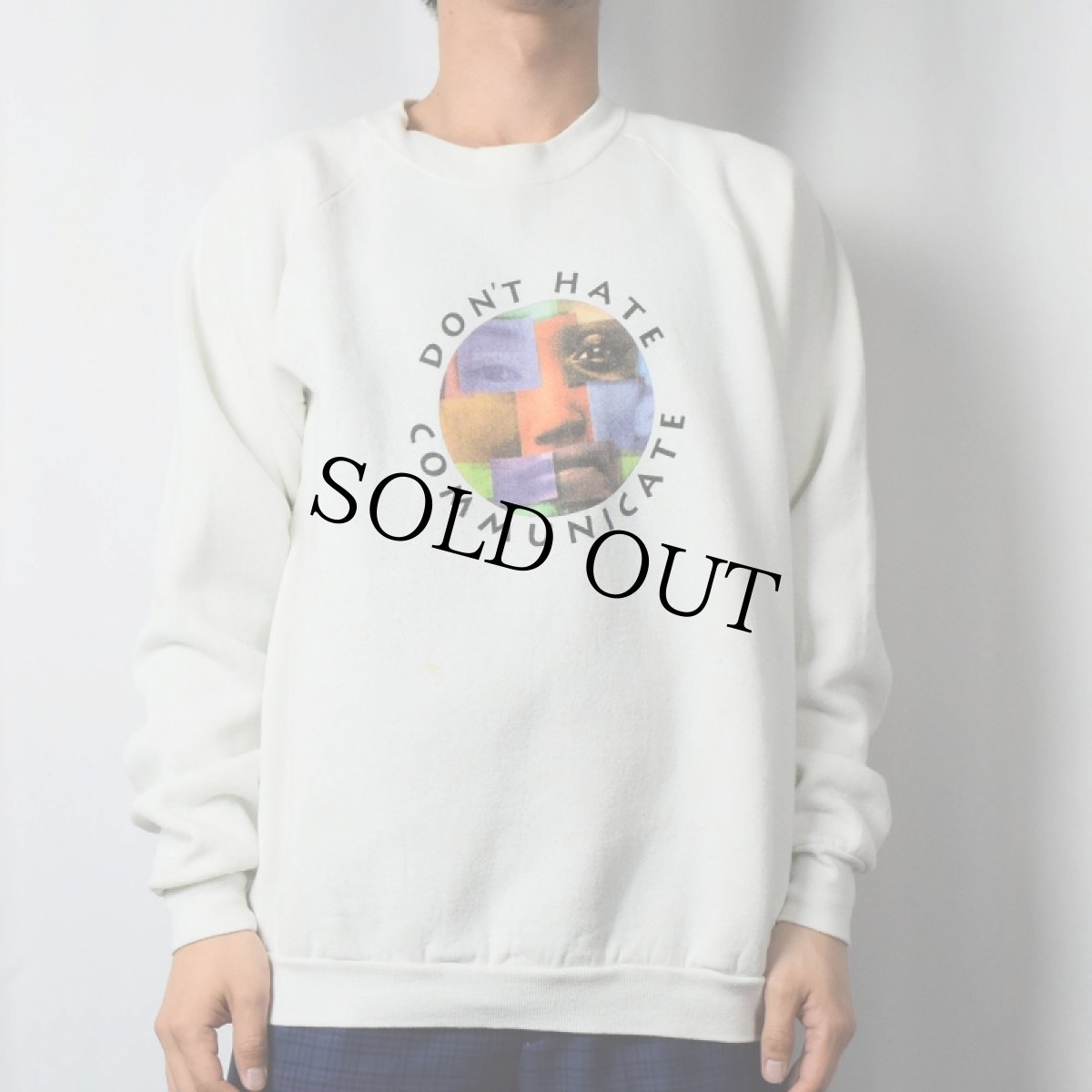 画像2: 〜90's USA製 "DON'T HATE COMMUNICATE" メッセージプリント ラグランスウェット XL (2)