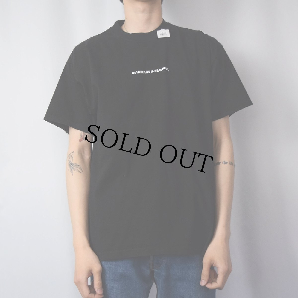 画像3: CABARET "IN HERE LIFE IS BEAUTIFUL" ミュージカル映画プリントTシャツ BLACK L (3)