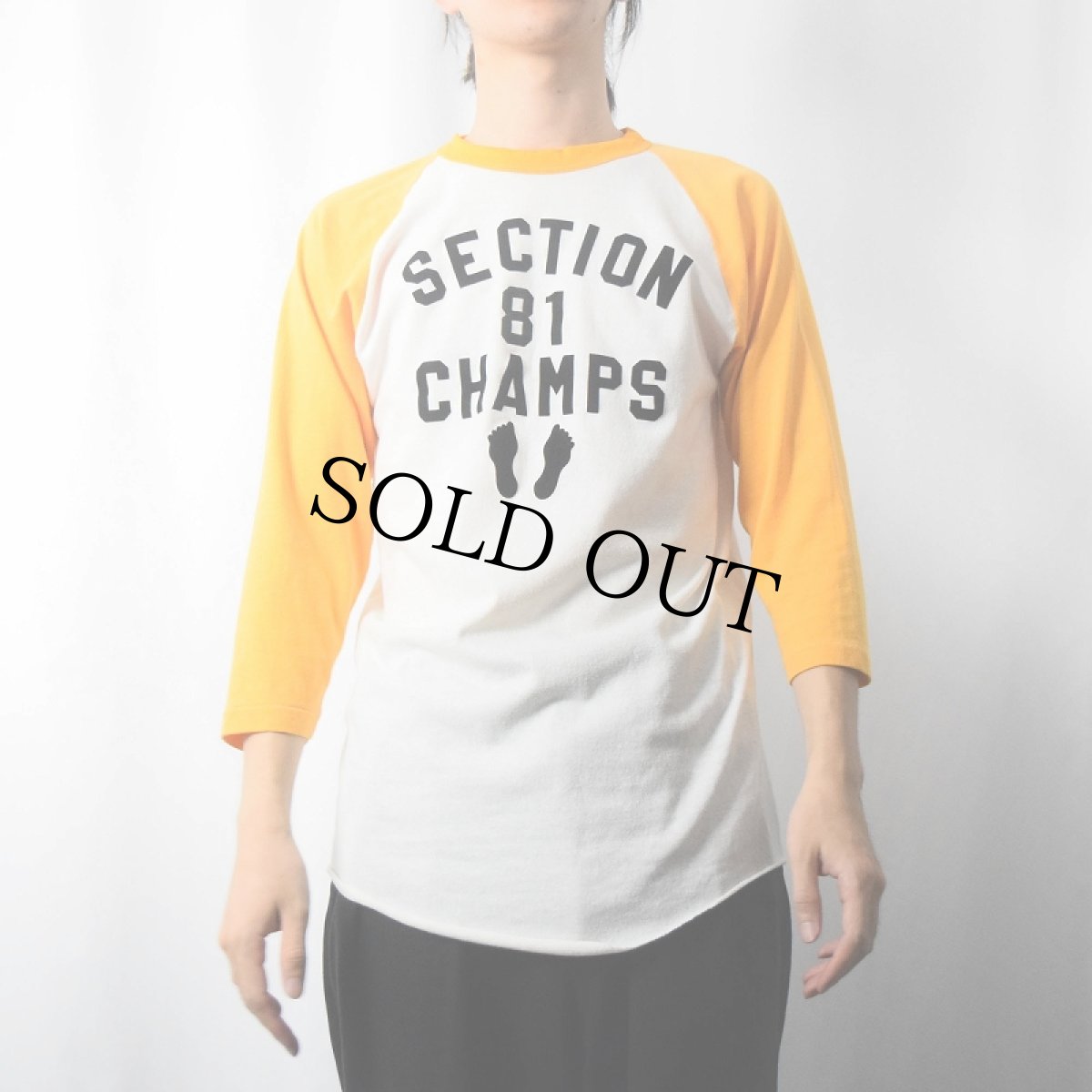 画像3: 70〜80's sportswear USA製 "SECTION 81 CHAMPS" フロッキープリントラグランTシャツ L (3)
