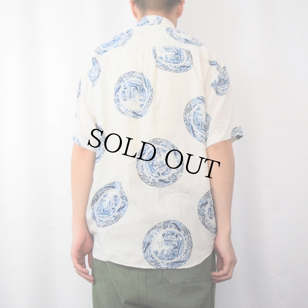 画像3: 90's PERRY ELLIS USA製 青花柄 レーヨンシャツ M (3)