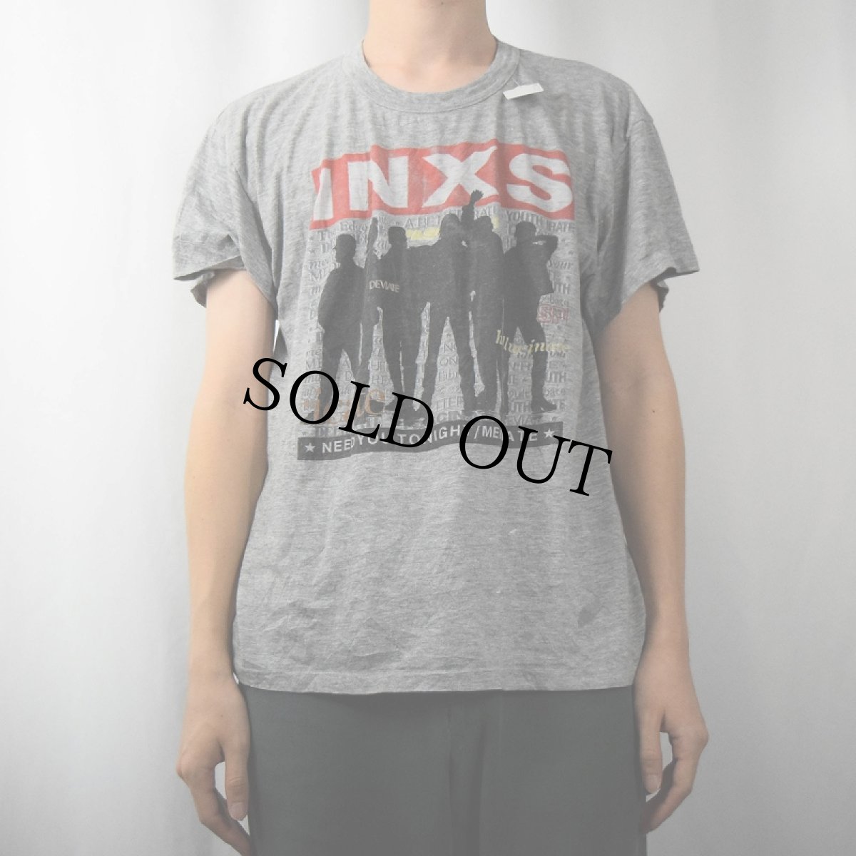 画像3: 80's INXS "NEED YOU TONIGHT / MEDIATE" ファンクロックバンドTシャツ (3)
