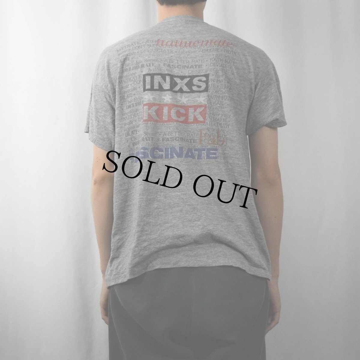 画像4: 80's INXS "NEED YOU TONIGHT / MEDIATE" ファンクロックバンドTシャツ (4)