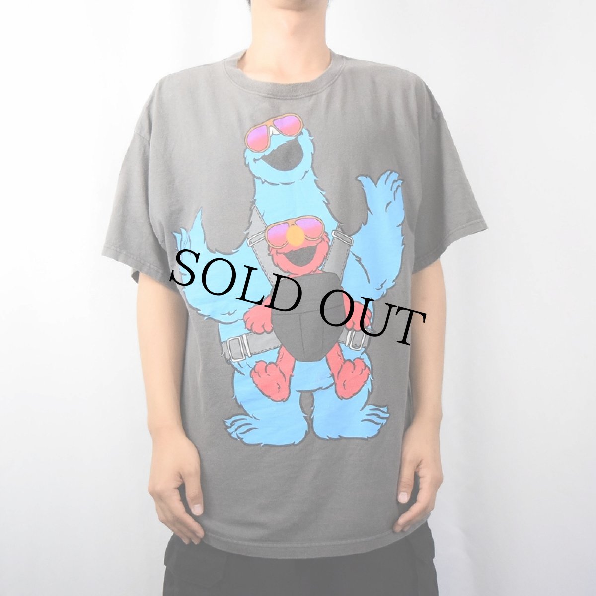 画像2: SESAME STREET "The Hangover" 映画パロディプリントTシャツ XL (2)