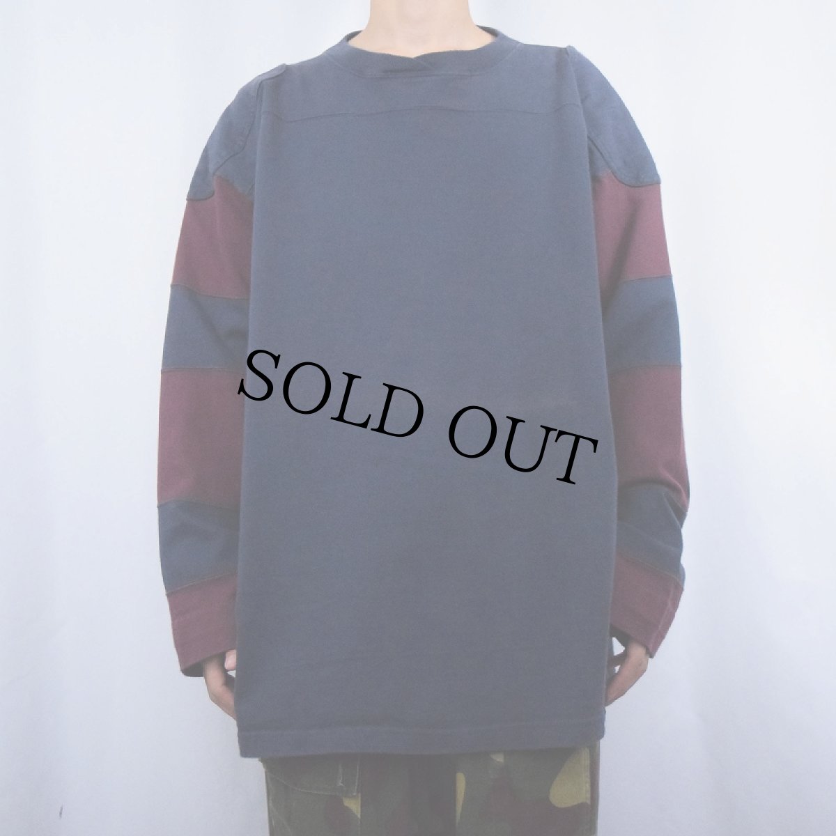 画像2: 90's The J.Peterman Company ショルダーパッチ付き ボーター切り替え ワイドチェストロンT NAVY XL (2)