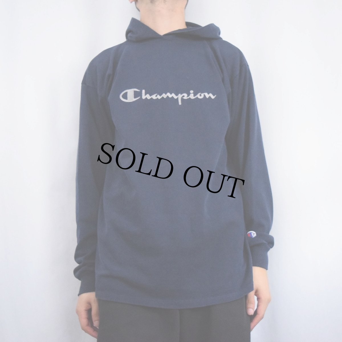 画像2: 90's Champion USA製 ロゴ刺繍 フード付きロンT NAVY L (2)