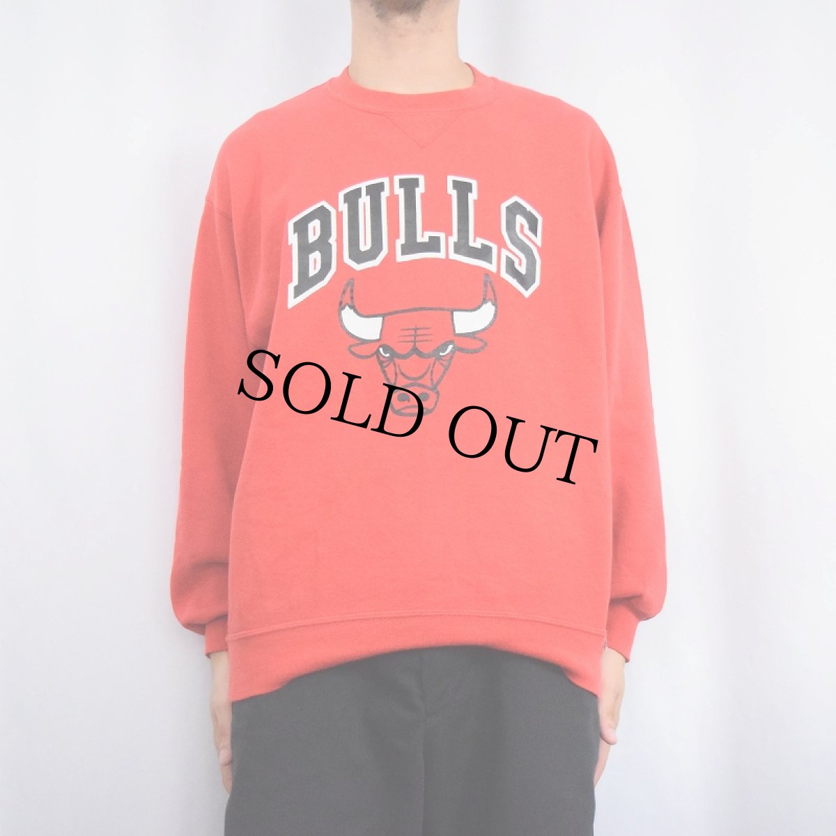 画像2: 90's CHICAGO BULLS USA製 NBAチーム ロゴプリントスウェット XL (2)