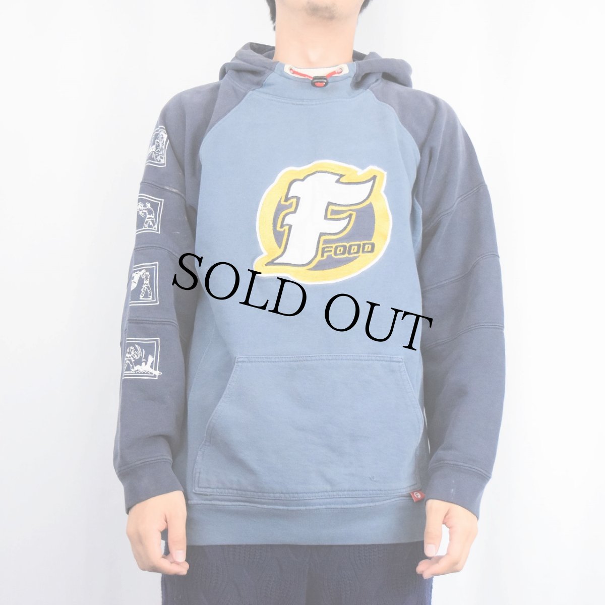 画像2: FOOD ロゴ刺繍 デザイン ラグランスウェットフーディ L (2)