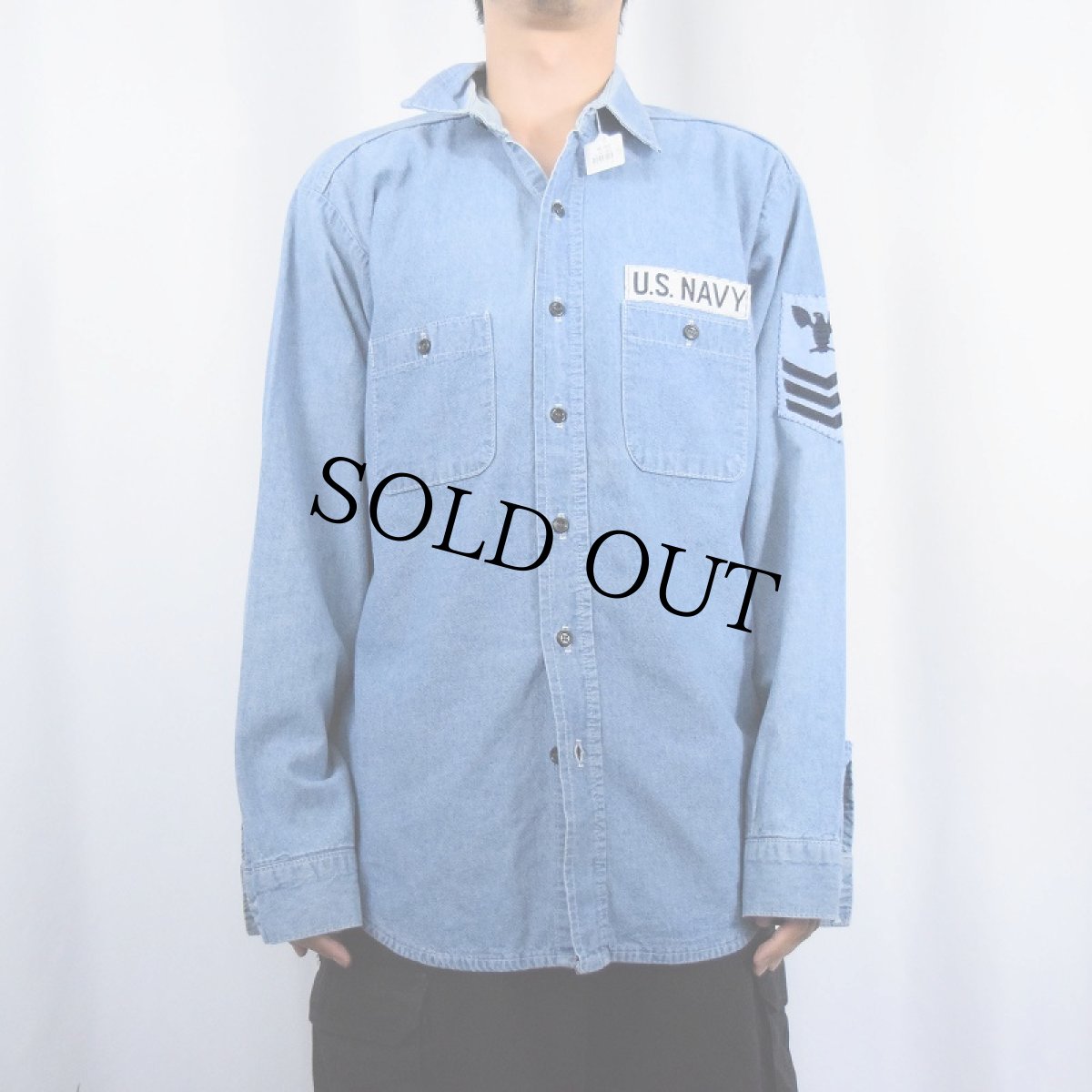 画像2: 70〜80's U.S.NAVY パッチ付き シャンブレーシャツ L (2)
