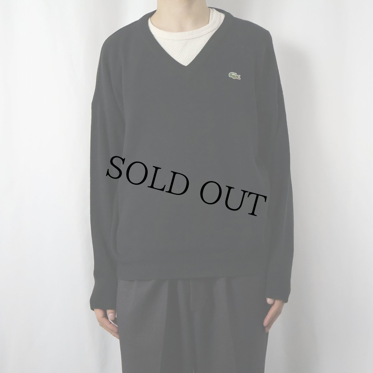 画像2: 80〜90's LACOSTE FRANCE製 Vネック ウールニットセーター BLACK S (2)